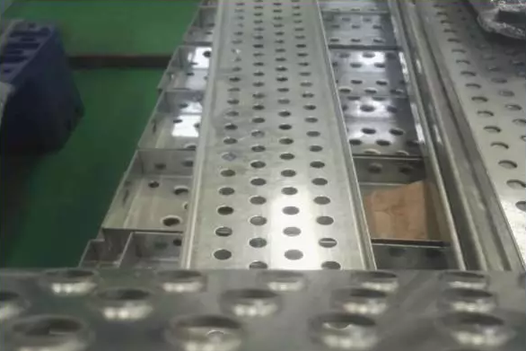 <?php echo  寻钣金冲压加工商;?>