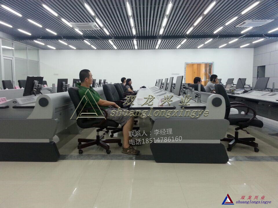 厂家直销 监控控制台01调度操作台网络机柜
