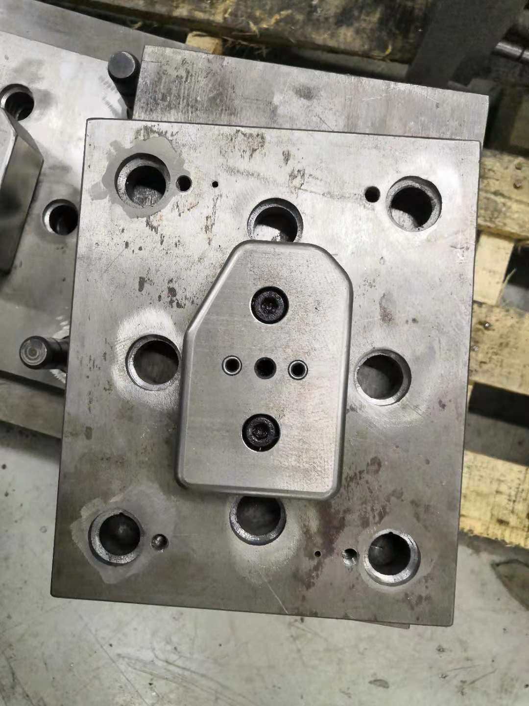 浦东160吨气动液压力机不锈钢连续模具厂家